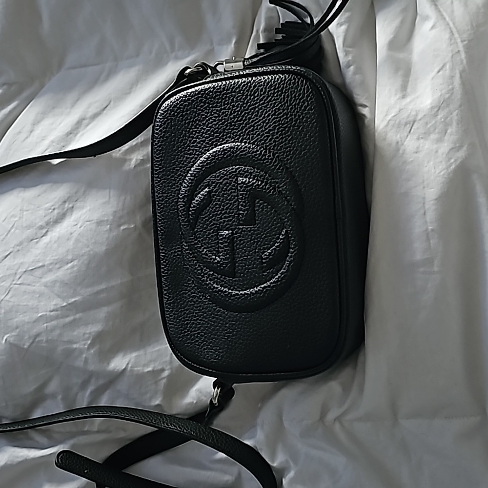 Black shoulder bag
